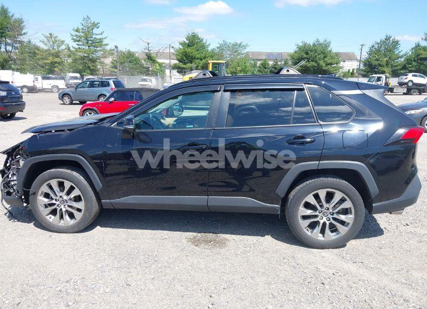 Photo 15 of 2021 Toyota Rav4 XLE PREMIUM (VIN 2T3A1RFV1MC247524)