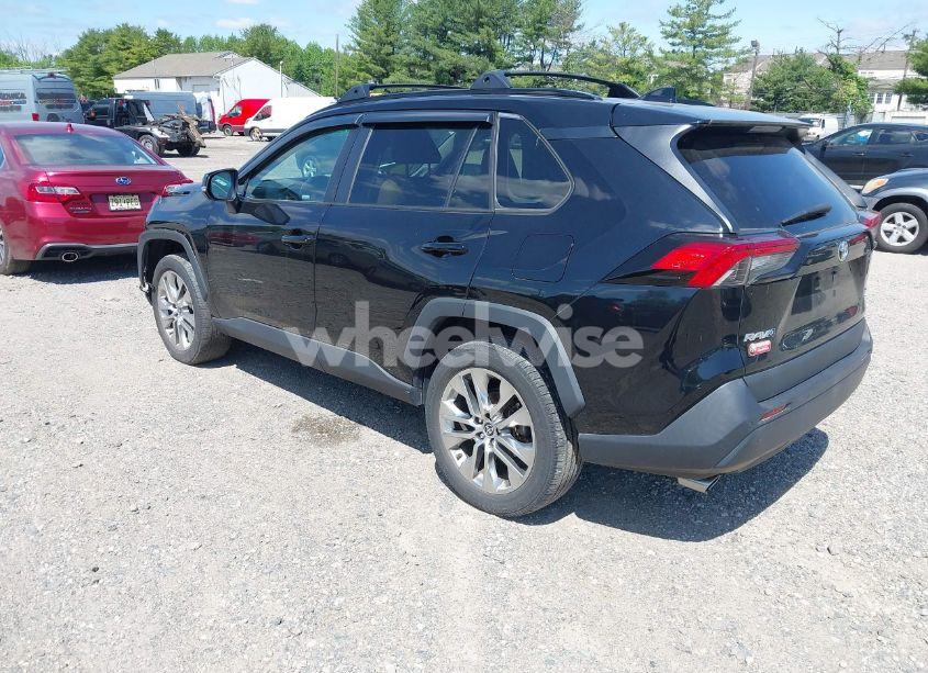 Photo 3 of 2021 Toyota Rav4 XLE PREMIUM (VIN 2T3A1RFV1MC247524)