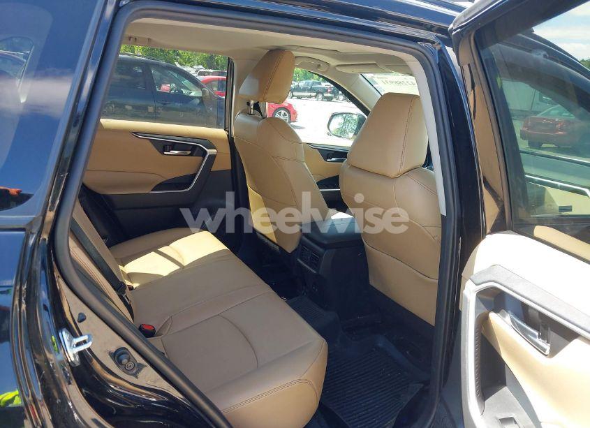 Photo 8 of 2021 Toyota Rav4 XLE PREMIUM (VIN 2T3A1RFV1MC247524)