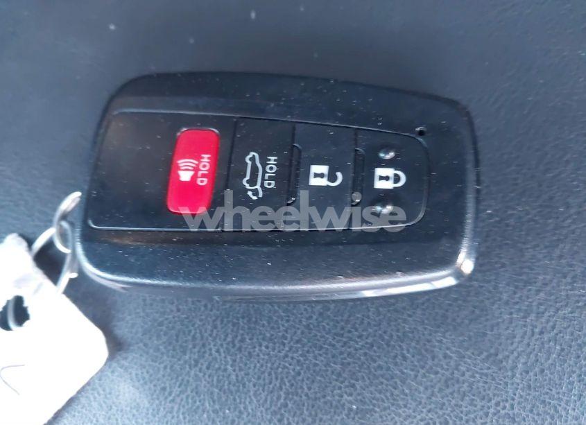 Photo 11 of 2021 Toyota Rav4 XLE PREMIUM (VIN 2T3A1RFV1MC256336)