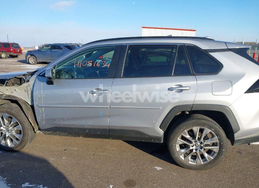 Photo 14 of 2021 Toyota Rav4 XLE PREMIUM (VIN 2T3A1RFV1MC256336)
