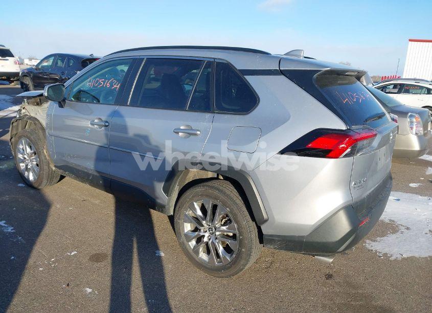 Photo 3 of 2021 Toyota Rav4 XLE PREMIUM (VIN 2T3A1RFV1MC256336)