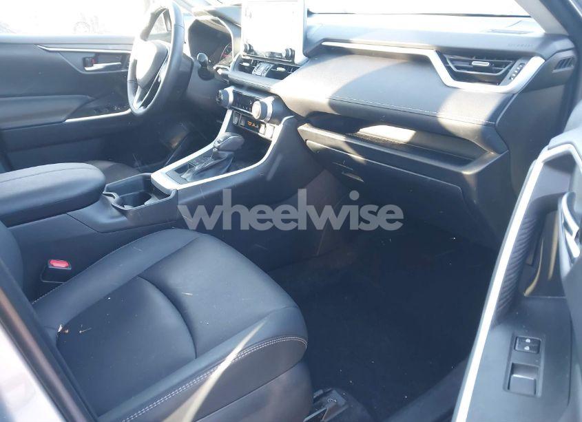 Photo 5 of 2021 Toyota Rav4 XLE PREMIUM (VIN 2T3A1RFV1MC256336)