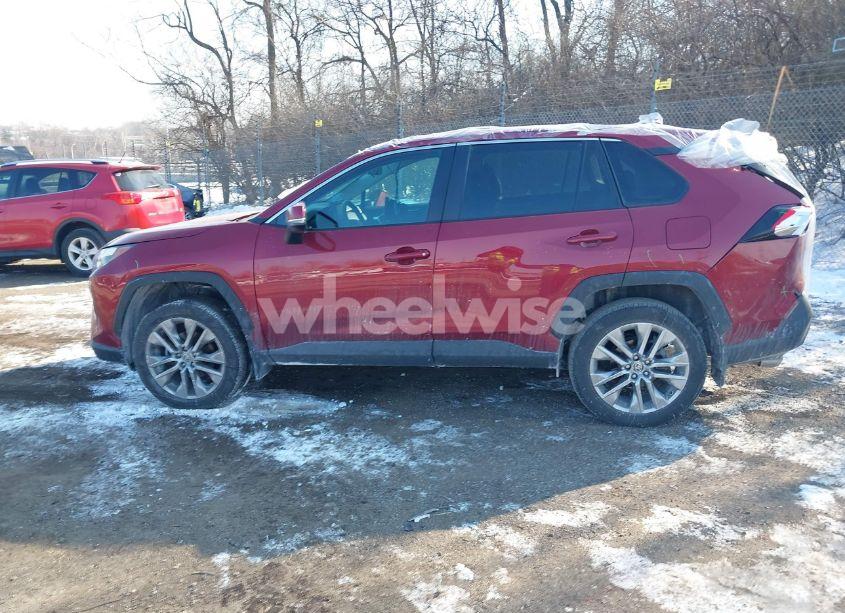 Photo 14 of 2022 Toyota Rav4 XLE PREMIUM (VIN 2T3A1RFV1NW310749)