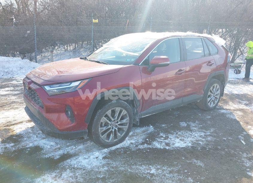 Photo 2 of 2022 Toyota Rav4 XLE PREMIUM (VIN 2T3A1RFV1NW310749)