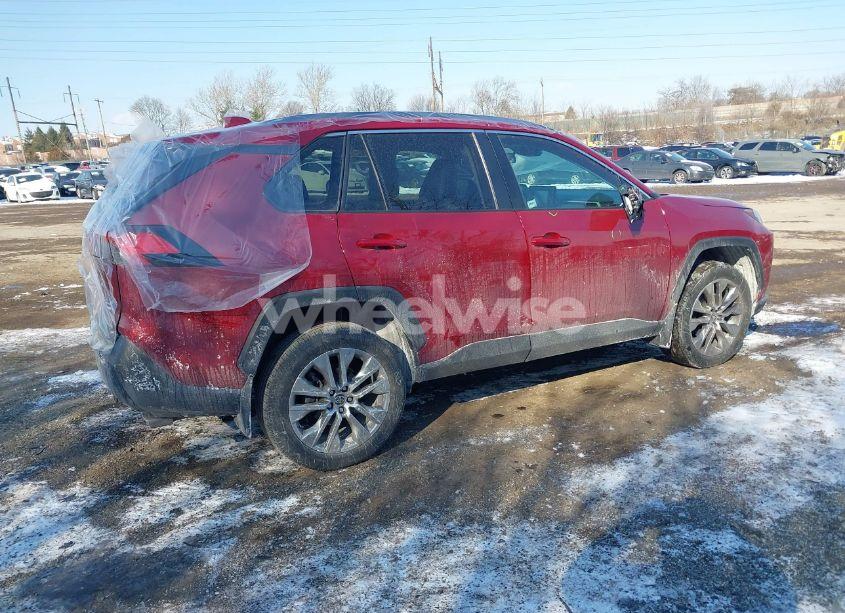 Photo 4 of 2022 Toyota Rav4 XLE PREMIUM (VIN 2T3A1RFV1NW310749)