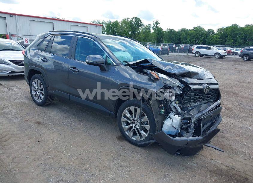 2022 Toyota Rav4 XLE PREMIUM (VIN 2T3A1RFV1NW317278) main photo