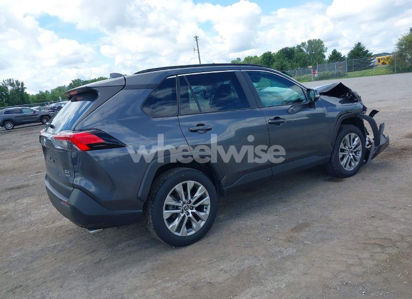 Photo 4 of 2022 Toyota Rav4 XLE PREMIUM (VIN 2T3A1RFV1NW317278)