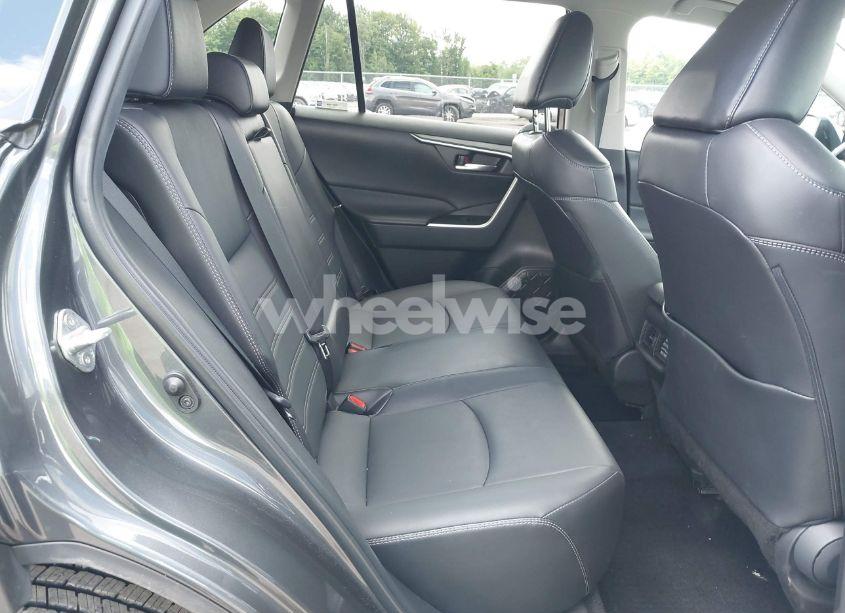 Photo 8 of 2022 Toyota Rav4 XLE PREMIUM (VIN 2T3A1RFV1NW317278)