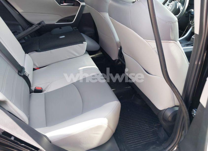 Photo 8 of 2025 Toyota Rav4 XLE PREMIUM (VIN 2T3A1RFV1SW517279)