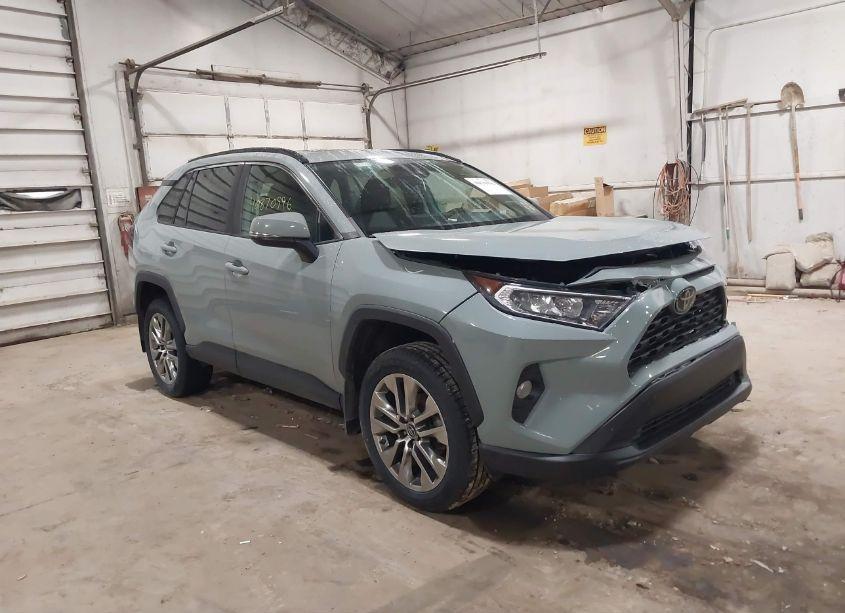 2019 Toyota Rav4 XLE PREMIUM (VIN 2T3A1RFV2KC030111) main photo