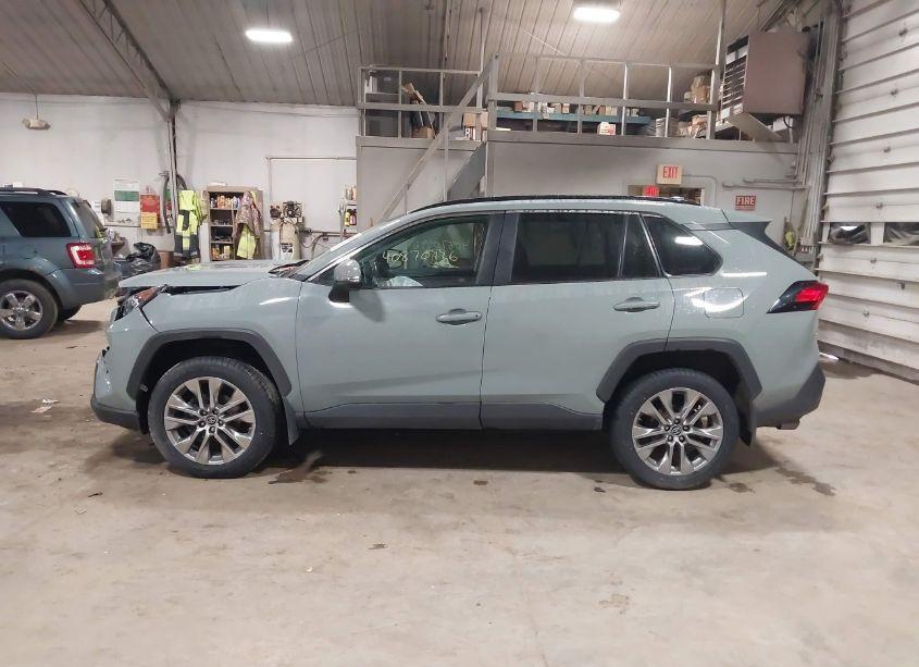 Photo 14 of 2019 Toyota Rav4 XLE PREMIUM (VIN 2T3A1RFV2KC030111)