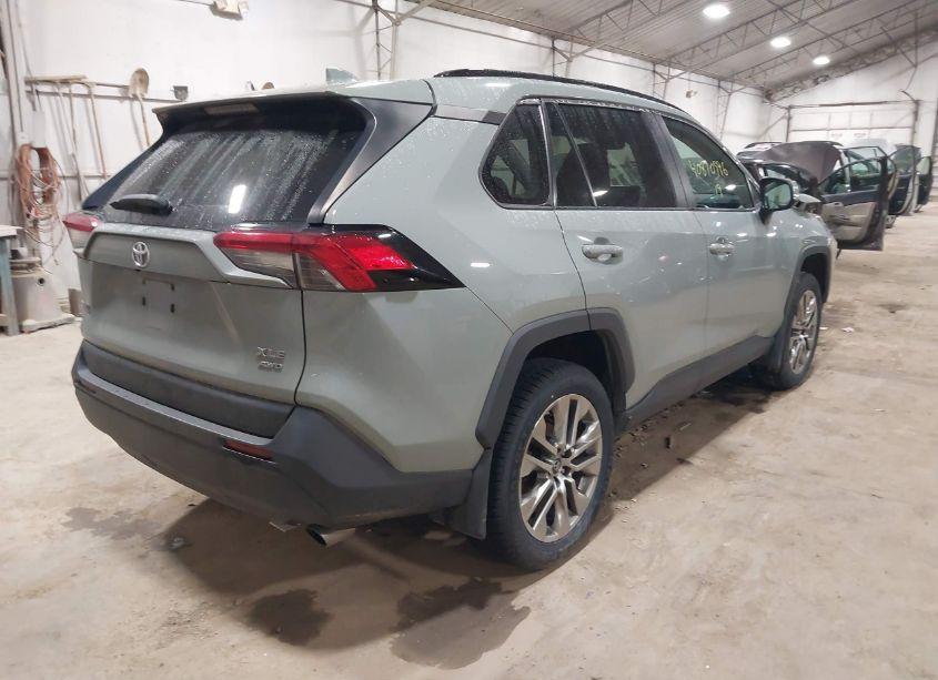 Photo 4 of 2019 Toyota Rav4 XLE PREMIUM (VIN 2T3A1RFV2KC030111)