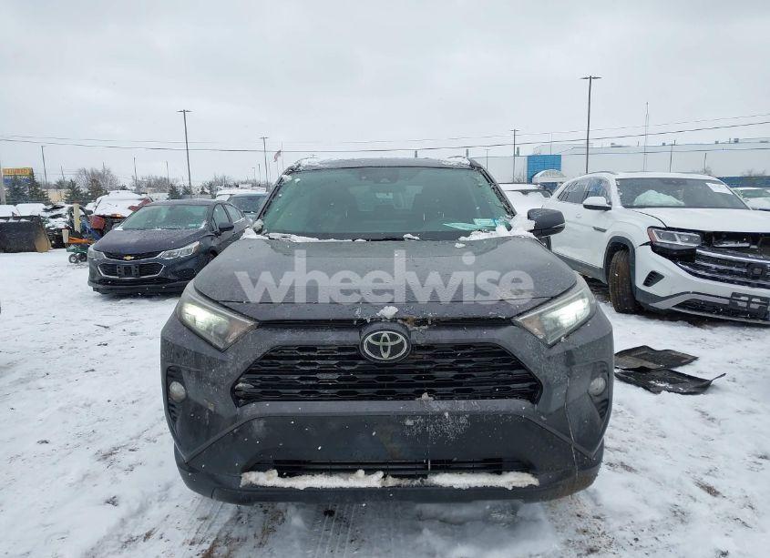 Photo 12 of 2019 Toyota Rav4 XLE PREMIUM (VIN 2T3A1RFV2KW049420)
