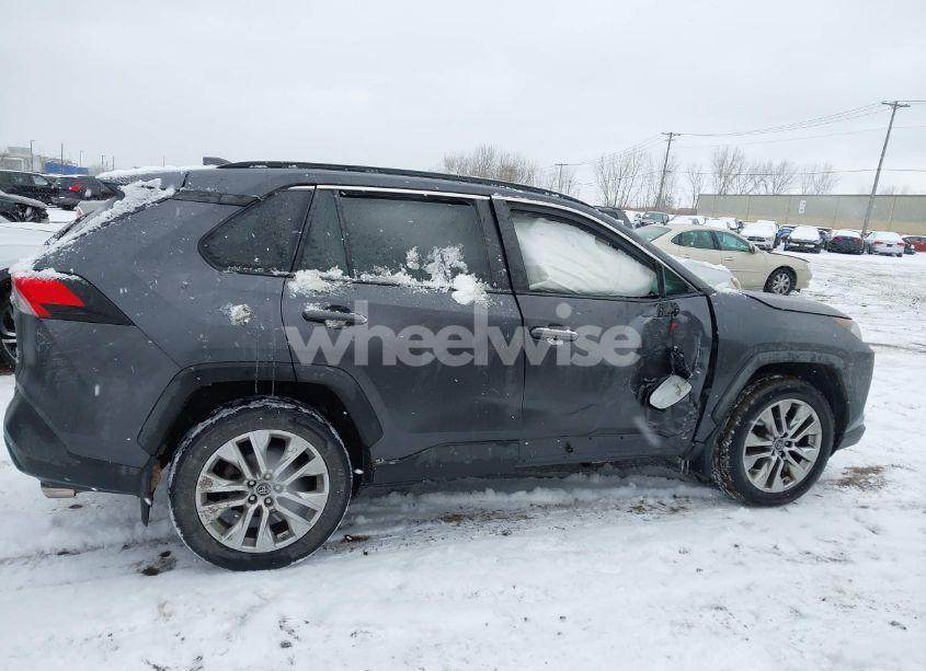 Photo 13 of 2019 Toyota Rav4 XLE PREMIUM (VIN 2T3A1RFV2KW049420)