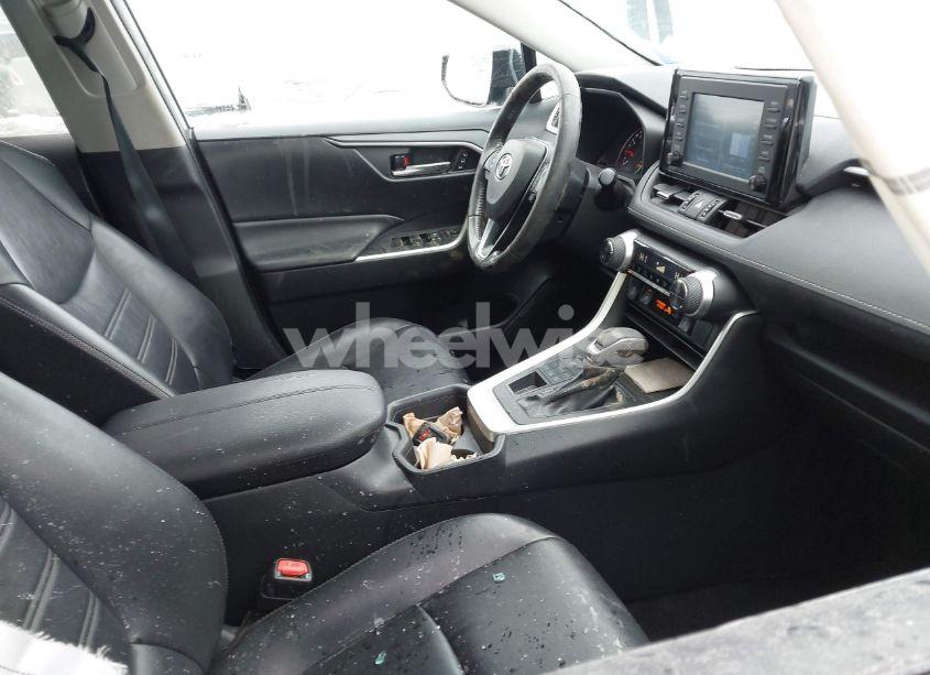 Photo 5 of 2019 Toyota Rav4 XLE PREMIUM (VIN 2T3A1RFV2KW049420)