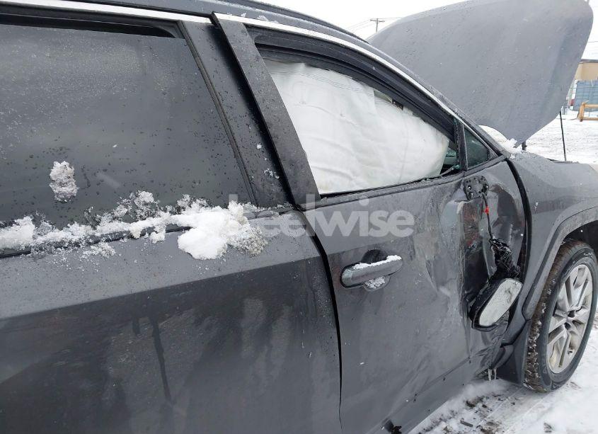 Photo 6 of 2019 Toyota Rav4 XLE PREMIUM (VIN 2T3A1RFV2KW049420)