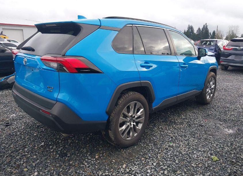 Photo 4 of 2019 Toyota Rav4 XLE PREMIUM (VIN 2T3A1RFV2KW055654)