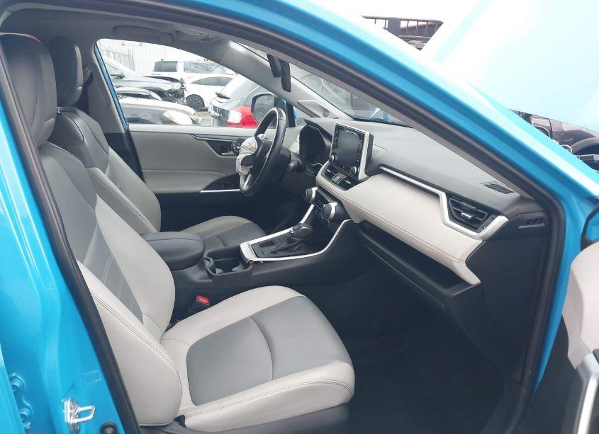 Photo 5 of 2019 Toyota Rav4 XLE PREMIUM (VIN 2T3A1RFV2KW055654)