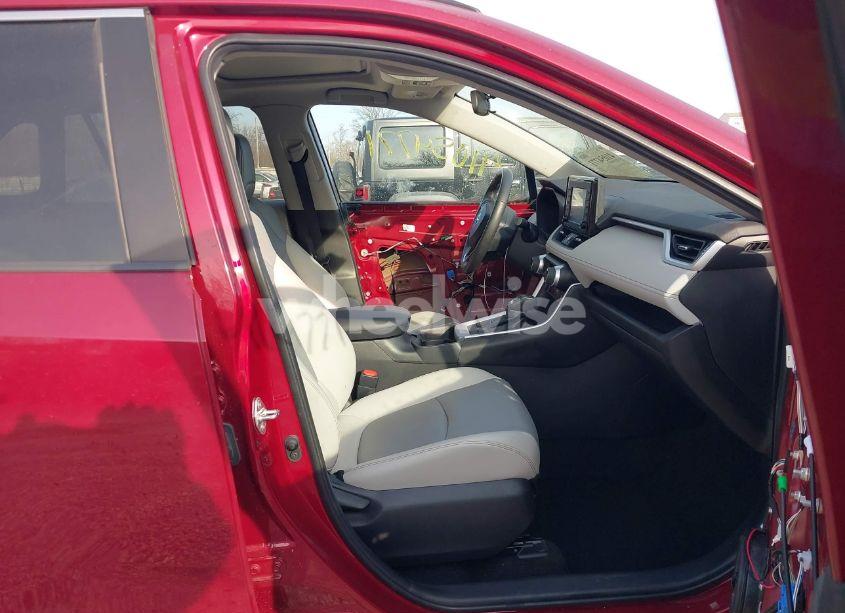 Photo 5 of 2020 Toyota Rav4 XLE PREMIUM (VIN 2T3A1RFV2LC110641)