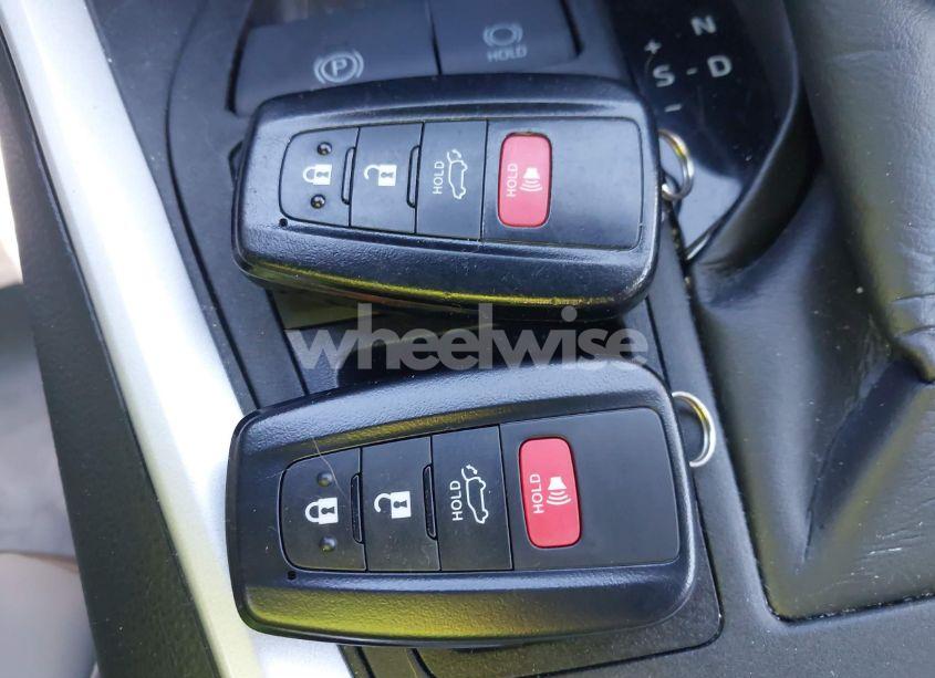 Photo 11 of 2020 Toyota Rav4 XLE PREMIUM (VIN 2T3A1RFV2LW087540)