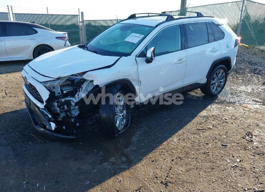 Photo 2 of 2020 Toyota Rav4 XLE PREMIUM (VIN 2T3A1RFV2LW087540)