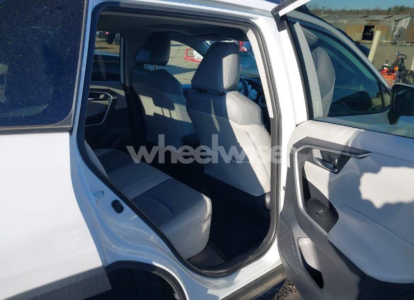 Photo 8 of 2020 Toyota Rav4 XLE PREMIUM (VIN 2T3A1RFV2LW087540)