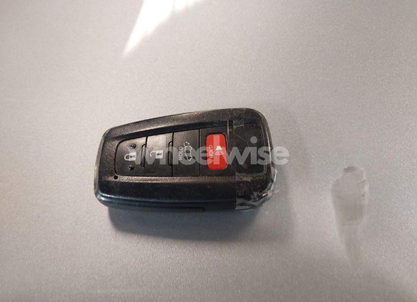 Photo 11 of 2020 Toyota Rav4 XLE PREMIUM (VIN 2T3A1RFV2LW091104)