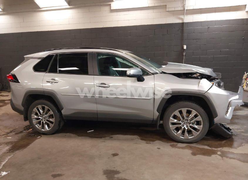 Photo 14 of 2020 Toyota Rav4 XLE PREMIUM (VIN 2T3A1RFV2LW091104)