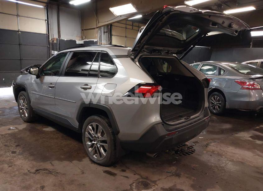 Photo 3 of 2020 Toyota Rav4 XLE PREMIUM (VIN 2T3A1RFV2LW091104)
