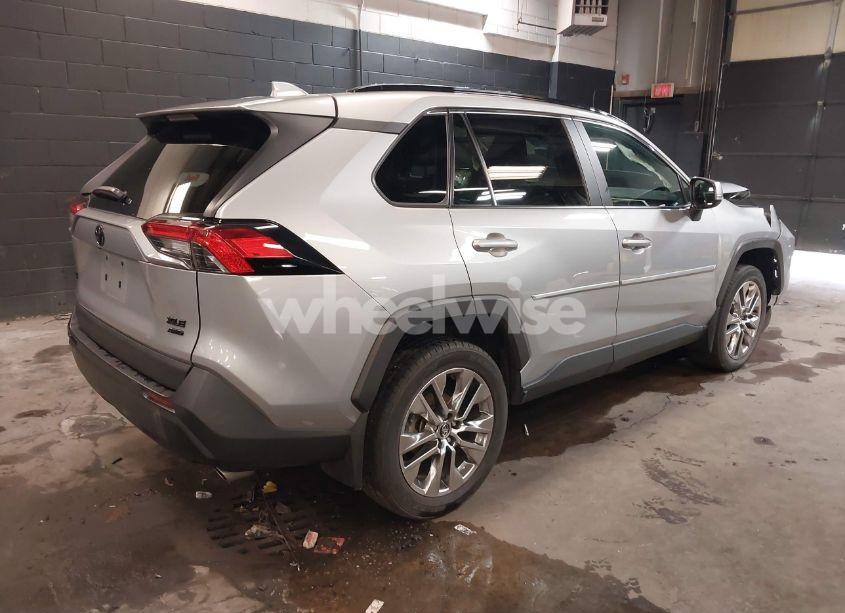 Photo 4 of 2020 Toyota Rav4 XLE PREMIUM (VIN 2T3A1RFV2LW091104)