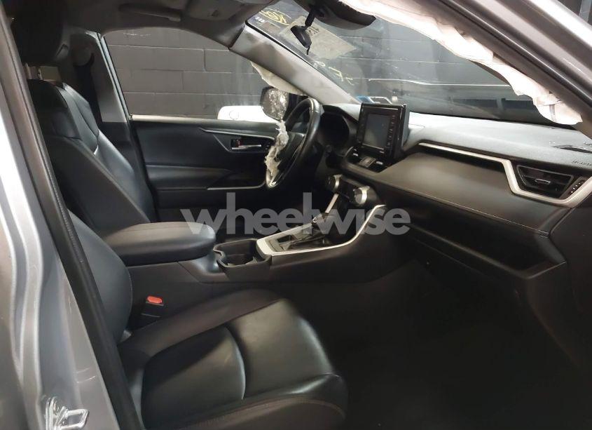 Photo 5 of 2020 Toyota Rav4 XLE PREMIUM (VIN 2T3A1RFV2LW091104)