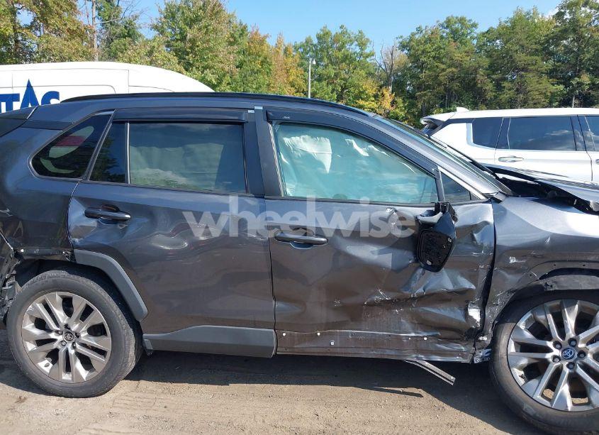 Photo 13 of 2021 Toyota Rav4 XLE PREMIUM (VIN 2T3A1RFV2MC211423)