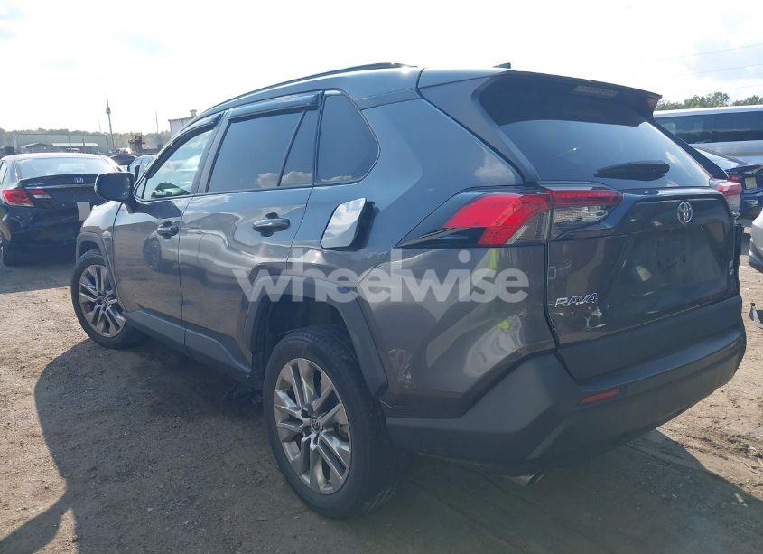 Photo 3 of 2021 Toyota Rav4 XLE PREMIUM (VIN 2T3A1RFV2MC211423)
