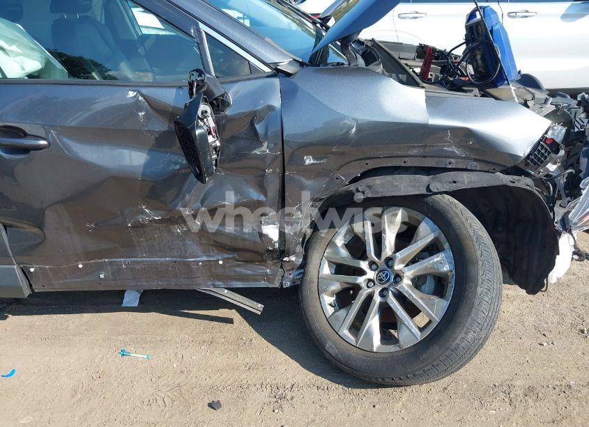 Photo 6 of 2021 Toyota Rav4 XLE PREMIUM (VIN 2T3A1RFV2MC211423)