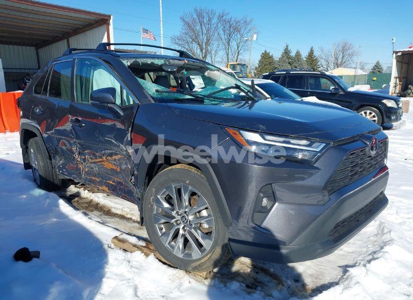 2022 Toyota Rav4 XLE PREMIUM (VIN 2T3A1RFV2NC291775) main photo
