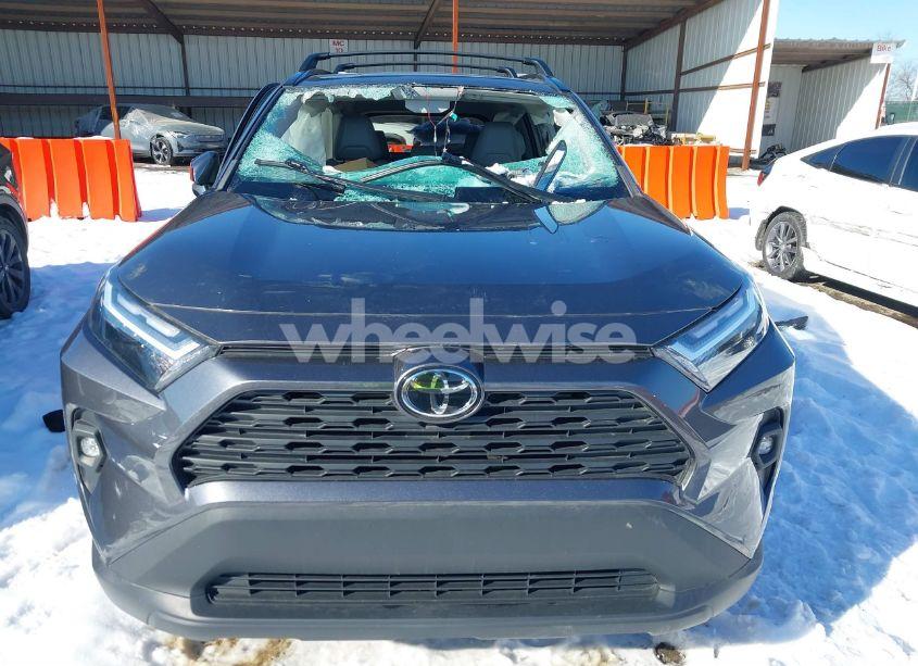 Photo 11 of 2022 Toyota Rav4 XLE PREMIUM (VIN 2T3A1RFV2NC291775)