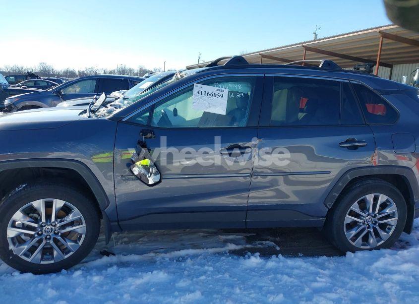 Photo 13 of 2022 Toyota Rav4 XLE PREMIUM (VIN 2T3A1RFV2NC291775)