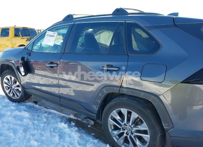 Photo 17 of 2022 Toyota Rav4 XLE PREMIUM (VIN 2T3A1RFV2NC291775)