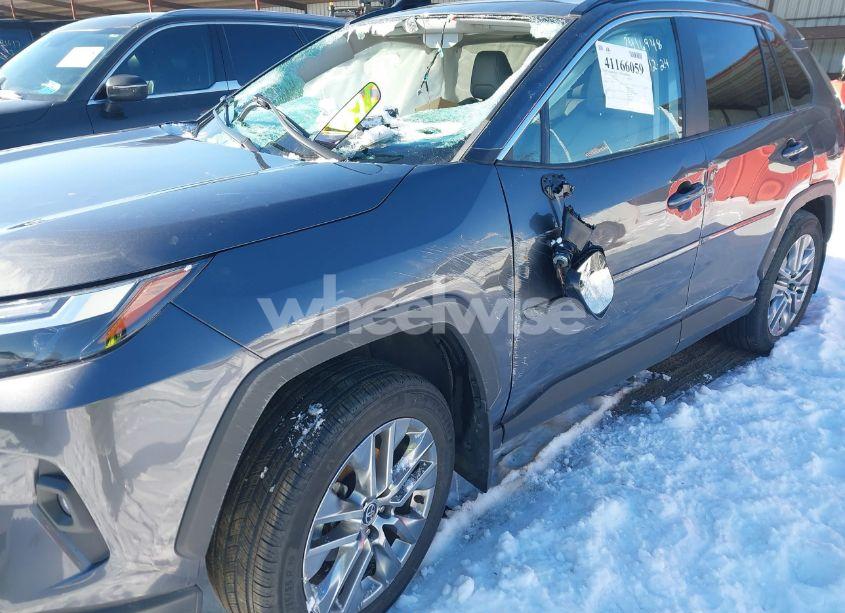 Photo 18 of 2022 Toyota Rav4 XLE PREMIUM (VIN 2T3A1RFV2NC291775)