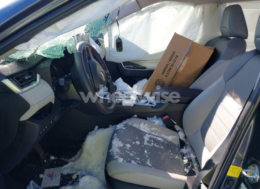 Photo 5 of 2022 Toyota Rav4 XLE PREMIUM (VIN 2T3A1RFV2NC291775)