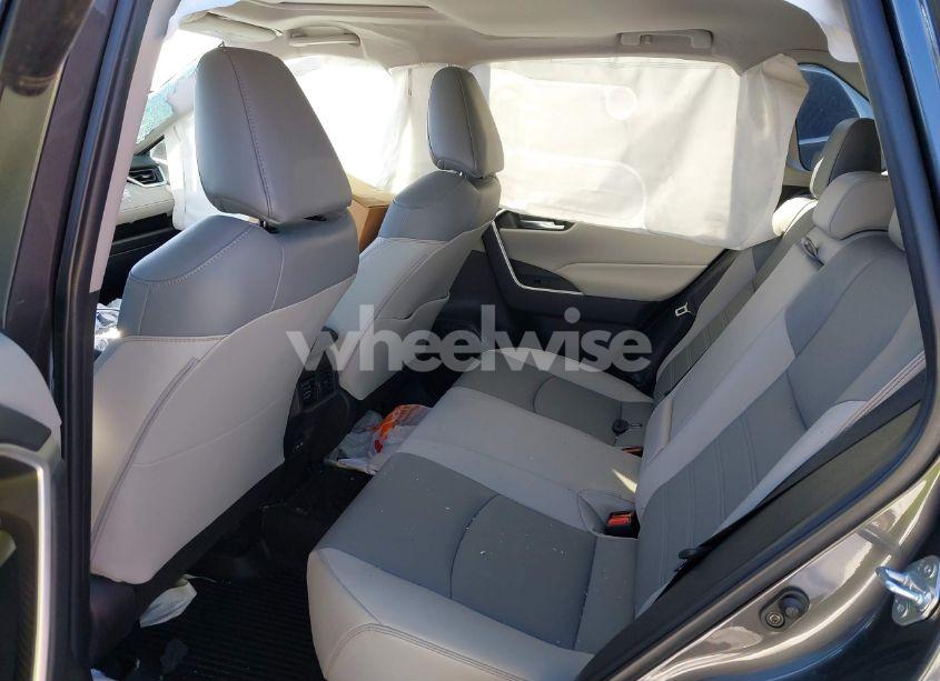 Photo 8 of 2022 Toyota Rav4 XLE PREMIUM (VIN 2T3A1RFV2NC291775)