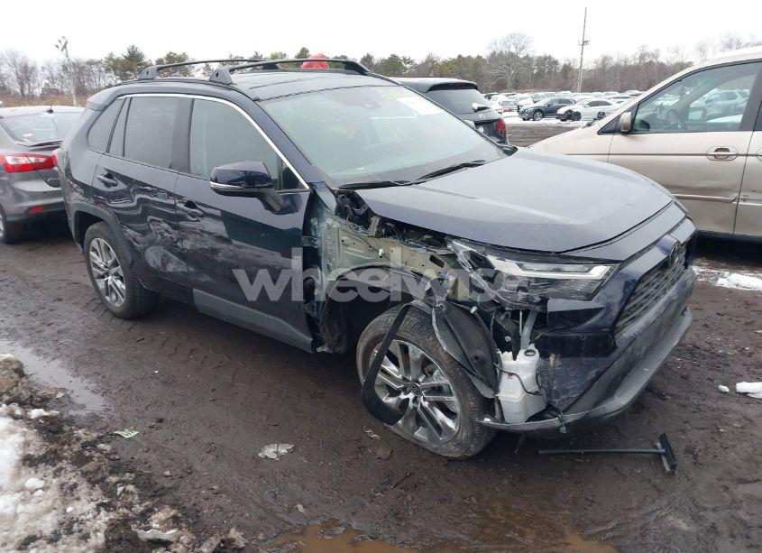 2023 Toyota Rav4 XLE PREMIUM (VIN 2T3A1RFV2PW368825) main photo