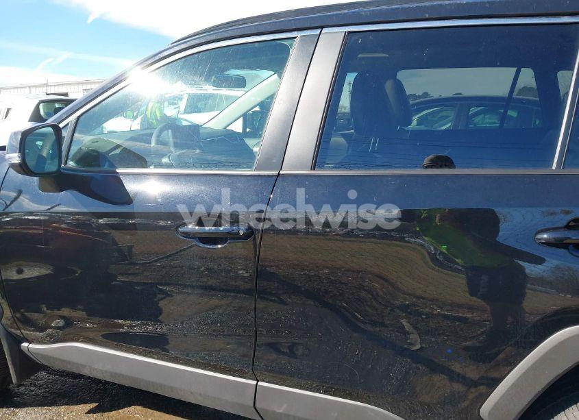 Photo 14 of 2024 Toyota Rav4 XLE PREMIUM (VIN 2T3A1RFV2RC429742)