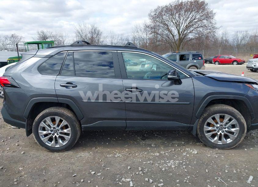 Photo 13 of 2025 Toyota Rav4 XLE PREMIUM (VIN 2T3A1RFV2SC494497)