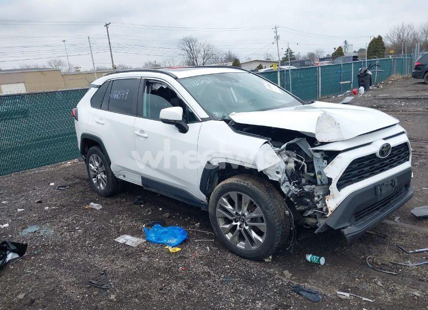 Photo 13 of 2019 Toyota Rav4 XLE PREMIUM (VIN 2T3A1RFV3KW011694)