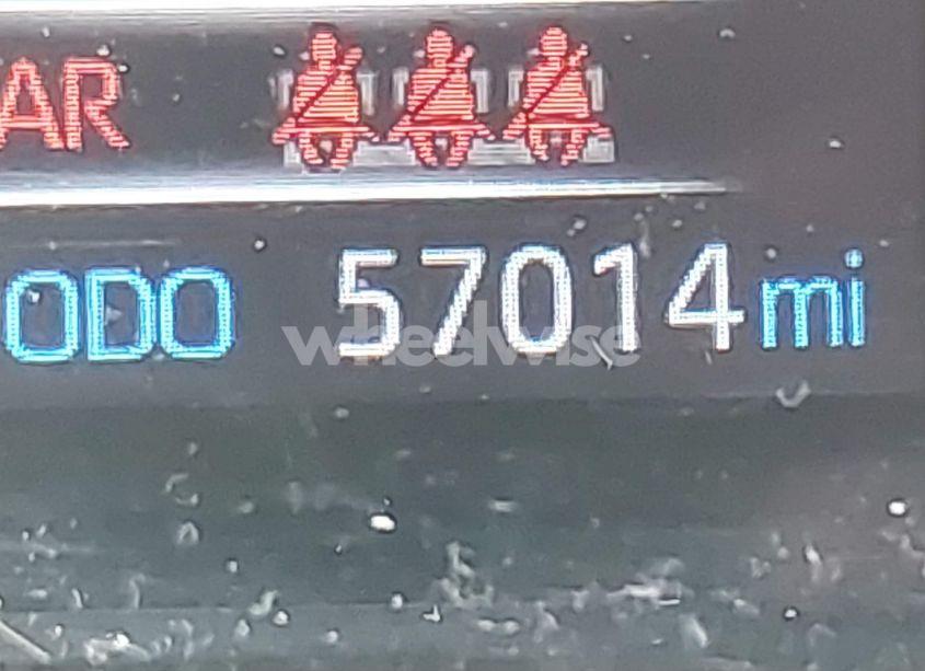 Photo 16 of 2019 Toyota Rav4 XLE PREMIUM (VIN 2T3A1RFV3KW048552)