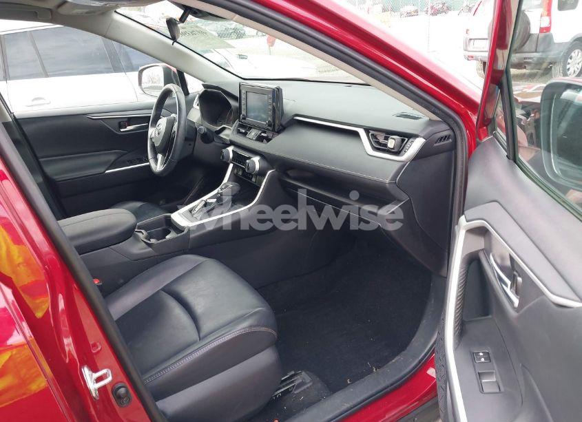 Photo 5 of 2019 Toyota Rav4 XLE PREMIUM (VIN 2T3A1RFV3KW048552)