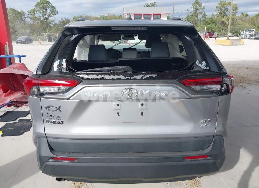 Photo 17 of 2021 Toyota Rav4 XLE PREMIUM (VIN 2T3A1RFV3MC161745)