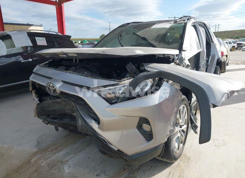 Photo 2 of 2021 Toyota Rav4 XLE PREMIUM (VIN 2T3A1RFV3MC161745)